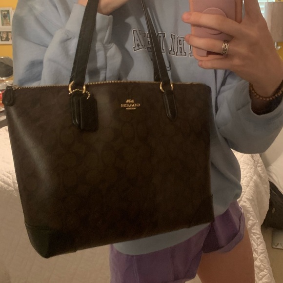 leather coach purse - Picture 2 of 2